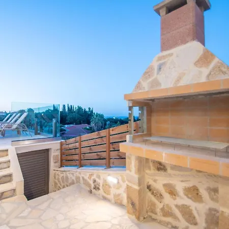 Lazai Villa Kato Yerakarion